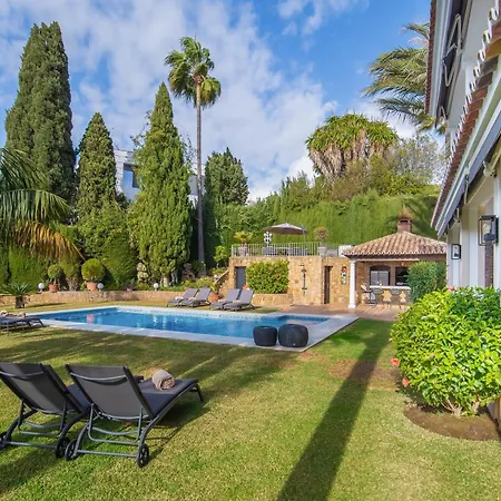 Flores Villa